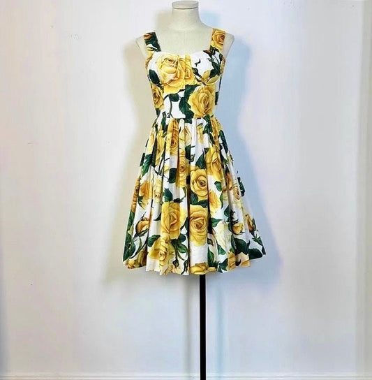 27 SUMMER 2024 Handmade Italian designer Yellow Roses print sleeveless cotton dress, dolce vita dress, runway dress